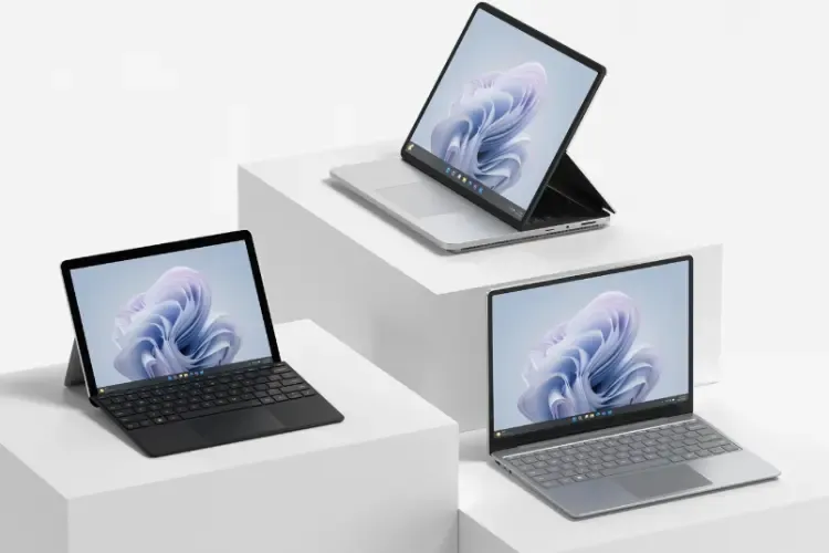 Laptop Go 3 y Surface Go 4 puestos en diferentes alturas