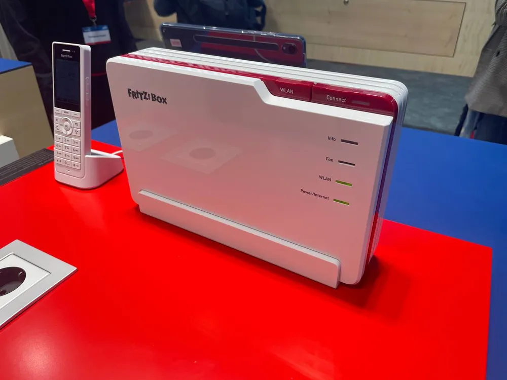 Fotografía tomada durante el MWC de Barcelona 2024 a los nuevos productos de AVM.