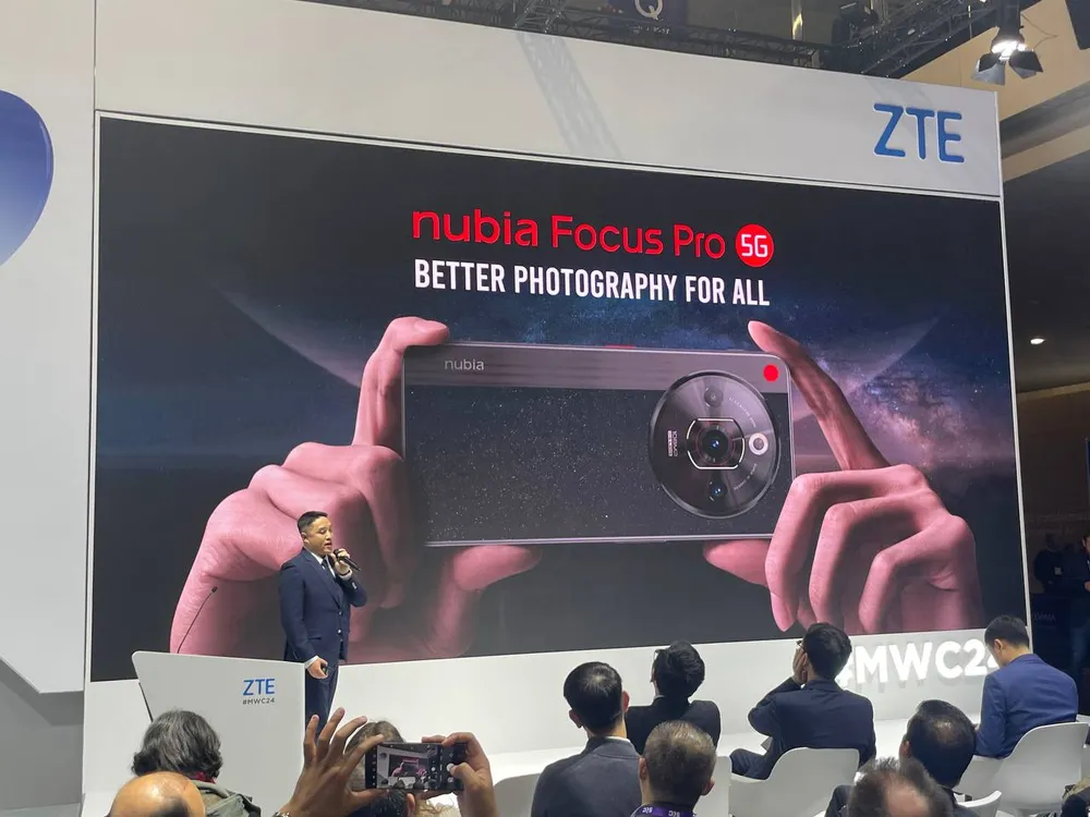 Fotografía tomada durante el evento de ZTE en el MWC de Barcelona 2024 durante la presentación del Nubia Focus.
